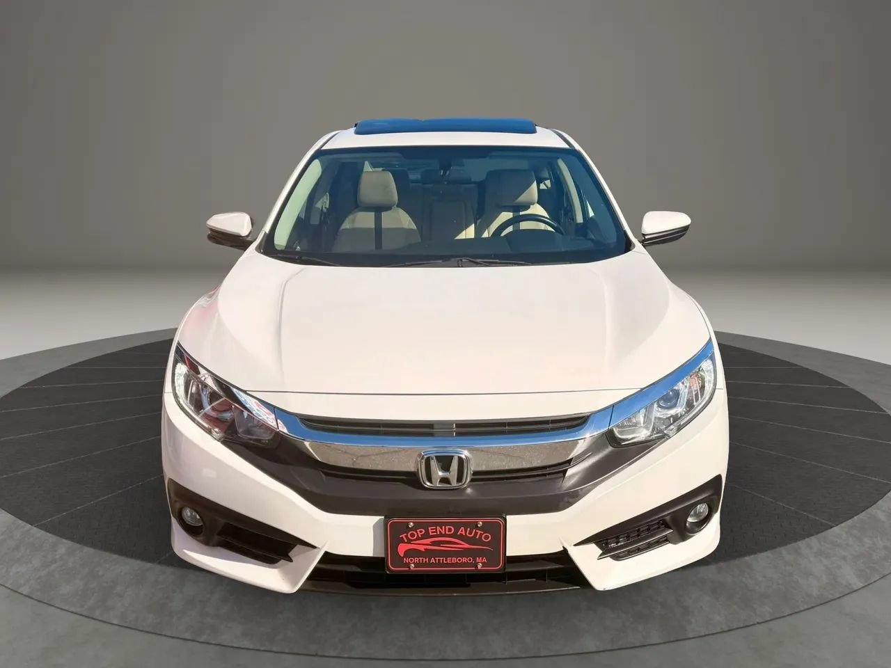 Used 2018 Honda Civic EX-T image 2