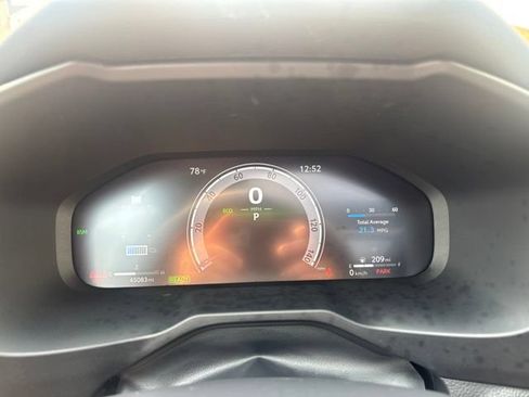 Used 2025 Toyota RAV4 XSE w/ Advanced Technology Package AWD/4WD image 6
