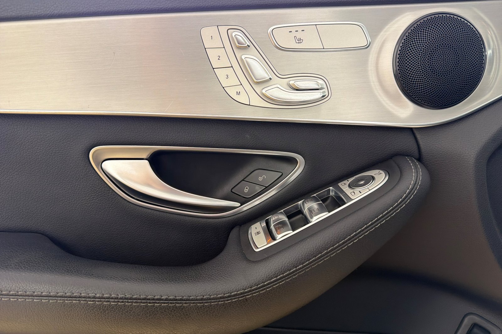 Used 2019 Mercedes-Benz C 300 Sedan image 10