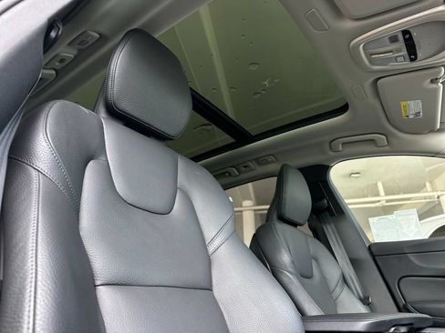 Certified 2025 Volvo XC60 B5 Plus AWD/4WD image 16