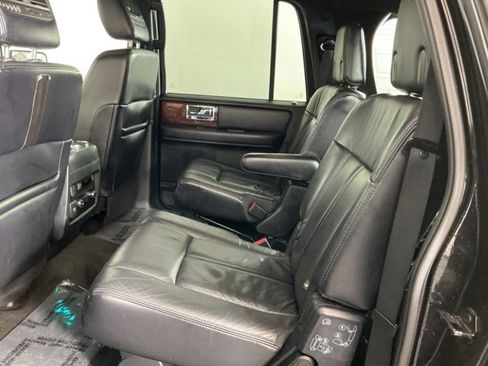 Used 2015 Lincoln Navigator L 4WD image 27