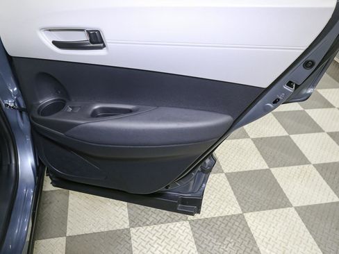 Used 2024 Toyota Corolla Cross L image 19