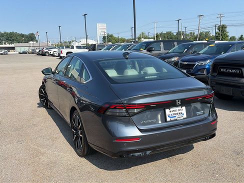 Used 2026 Honda Accord Touring image 3