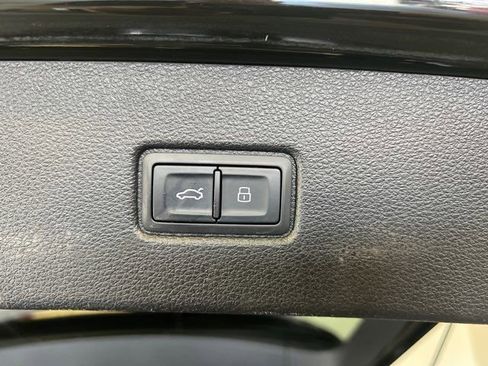 Used 2017 Audi Q7 3.0T Premium Plus image 8