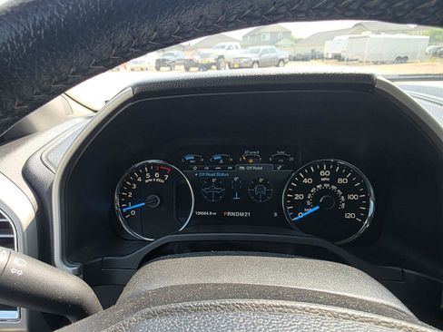 Used 2015 Ford F150 Lariat w/ Equipment Group 502A Luxury AWD/4WD image 15