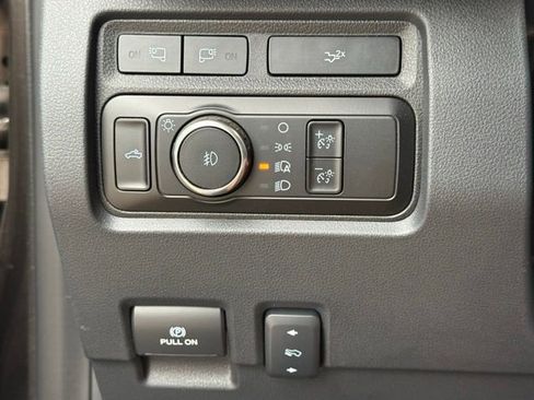 Used 2023 Ford F250 Lariat w/ Sport Appearance Package AWD/4WD image 27