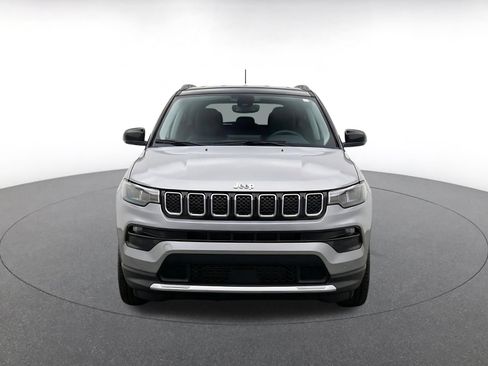 Used 2025 Jeep Compass Limited AWD/4WD image 2