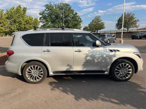 Used 2017 INFINITI QX80 4WD w/ Driver Assistance Package image 6
