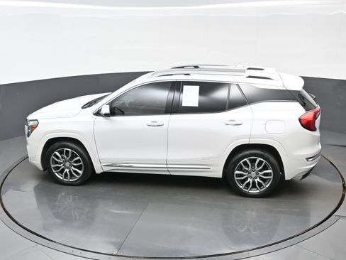 Used 2023 GMC Terrain Denali w/ Denali Premium Package AWD/4WD image 38