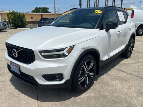 Used 2021 Volvo XC40 T5 R-Design w/ Climate Package AWD/4WD image 7