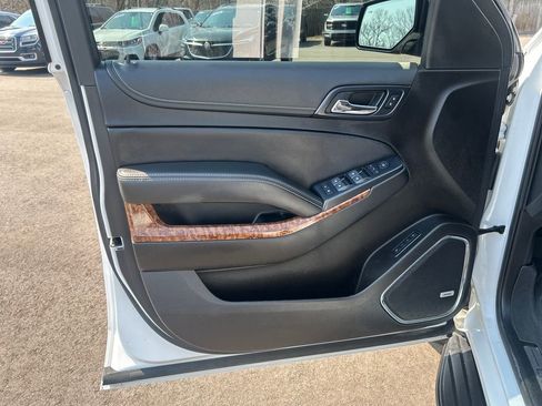 Used 2020 Chevrolet Suburban Premier AWD/4WD image 36