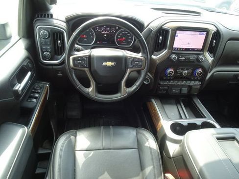Used 2022 Chevrolet Silverado 2500 High Country w/ Z71 Off-Road Package AWD/4WD image 16