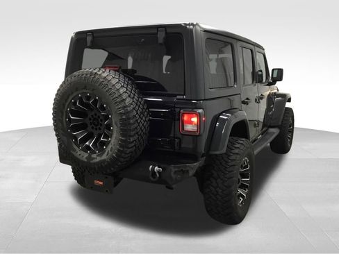 Used 2019 Jeep Wrangler Unlimited Sahara AWD/4WD image 16