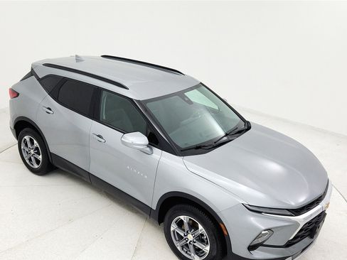 Used 2023 Chevrolet Blazer LT image 40