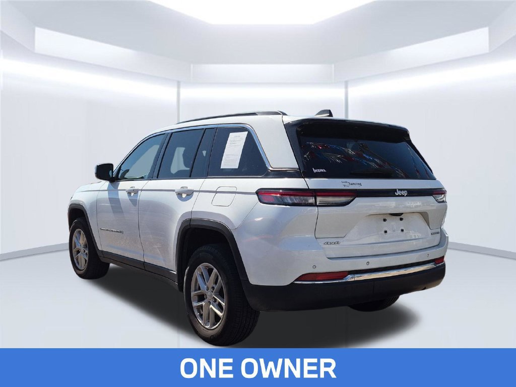 Used 2024 Jeep Grand Cherokee Laredo X w/ Luxury Tech Group I AWD/4WD image 2