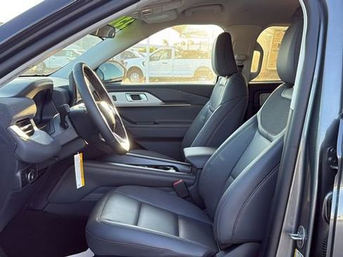 New 2026 Ford Explorer Active w/ Active Comfort Package RWD image 18