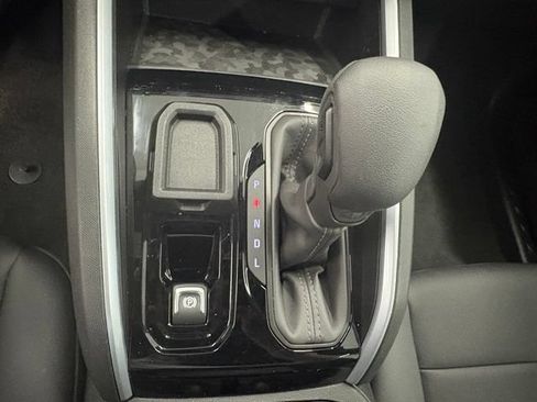 Used 2025 Chevrolet Colorado W/T w/ Advanced Trailering Package RWD image 30
