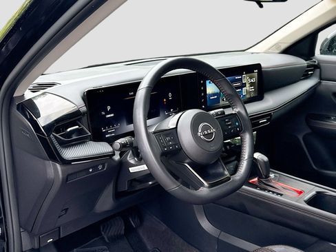 Used 2025 Nissan Kicks SR FWD image 20