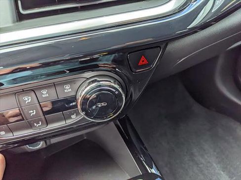 Used 2024 Chevrolet Trax ACTIV w/ Driver Confidence Package FWD image 21