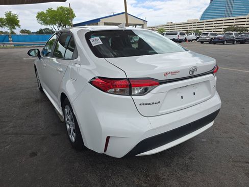 Used 2022 Toyota Corolla LE image 8
