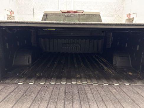 Used 2024 Chevrolet Silverado 1500 High Country w/ High Country Premium Package image 5