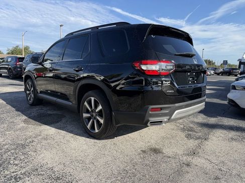 Used 2024 Honda Pilot Touring image 7
