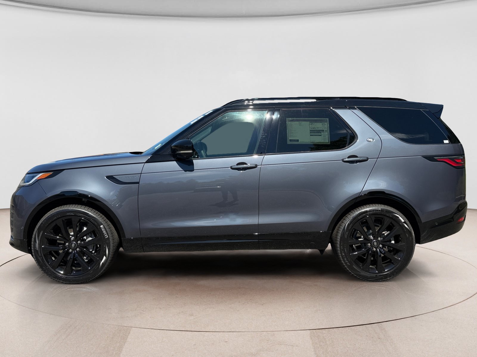 New 2026 Land Rover Discovery Dynamic SE AWD/4WD image 2