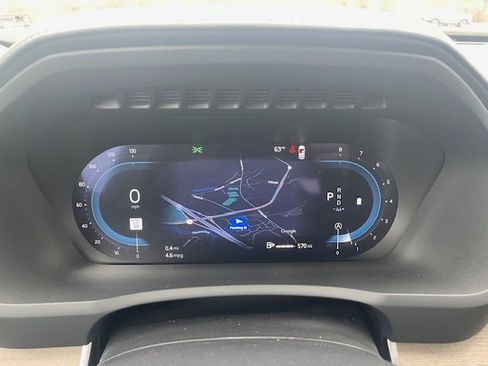 Used 2025 Volvo XC90 B6 Plus image 18