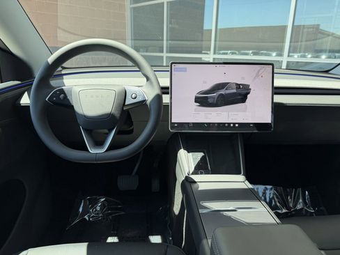 Used 2026 Tesla Model Y 2WD image 16