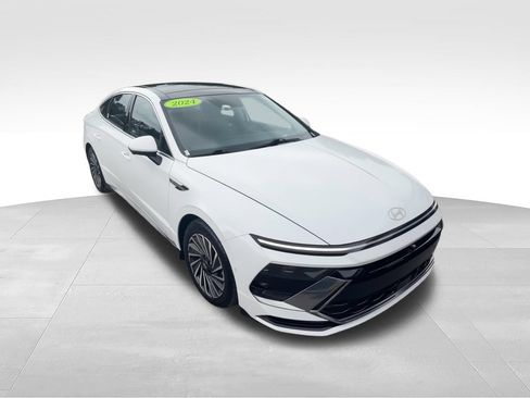 Used 2024 Hyundai Sonata Limited FWD image 3