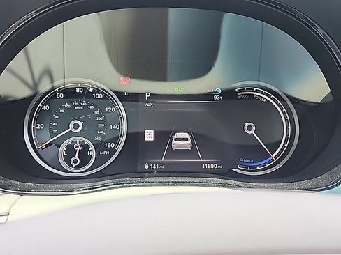 Used 2025 Genesis Electrified GV70 AWD/4WD image 12