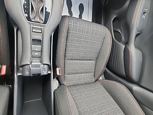 Certified 2025 Honda HR-V Sport image 24