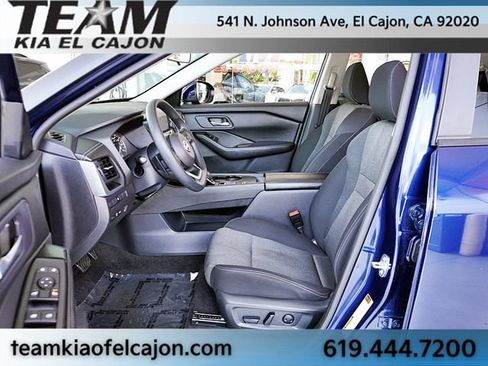 Used 2024 Nissan Rogue SV FWD image 14