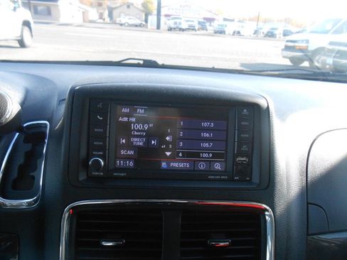 Used 2019 Dodge Grand Caravan SE image 14