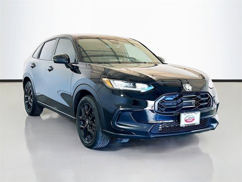 Used 2025 Honda HR-V Sport image 3