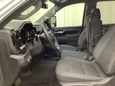 Used 2025 Chevrolet Silverado 3500 LT w/ Safety Package AWD/4WD image 15