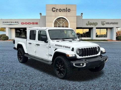 Used 2025 Jeep Gladiator Sport AWD/4WD image 1