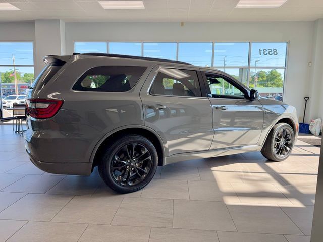 Used 2023 Dodge Durango R/T w/ Hemi Orange Plus Package AWD/4WD image 7