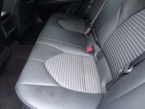 Used 2021 Toyota Camry SE image 7