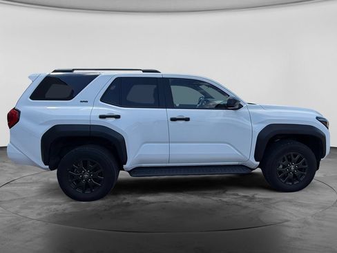 Used 2025 Toyota 4Runner 4WD image 11