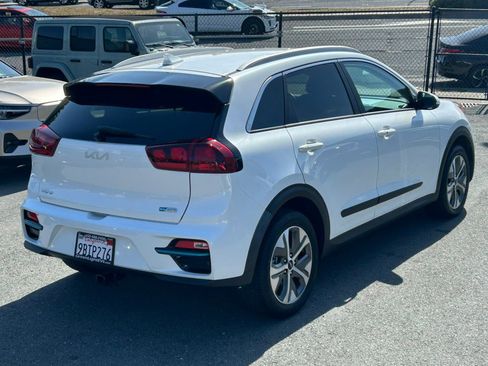Used 2022 Kia Niro EX FWD image 5