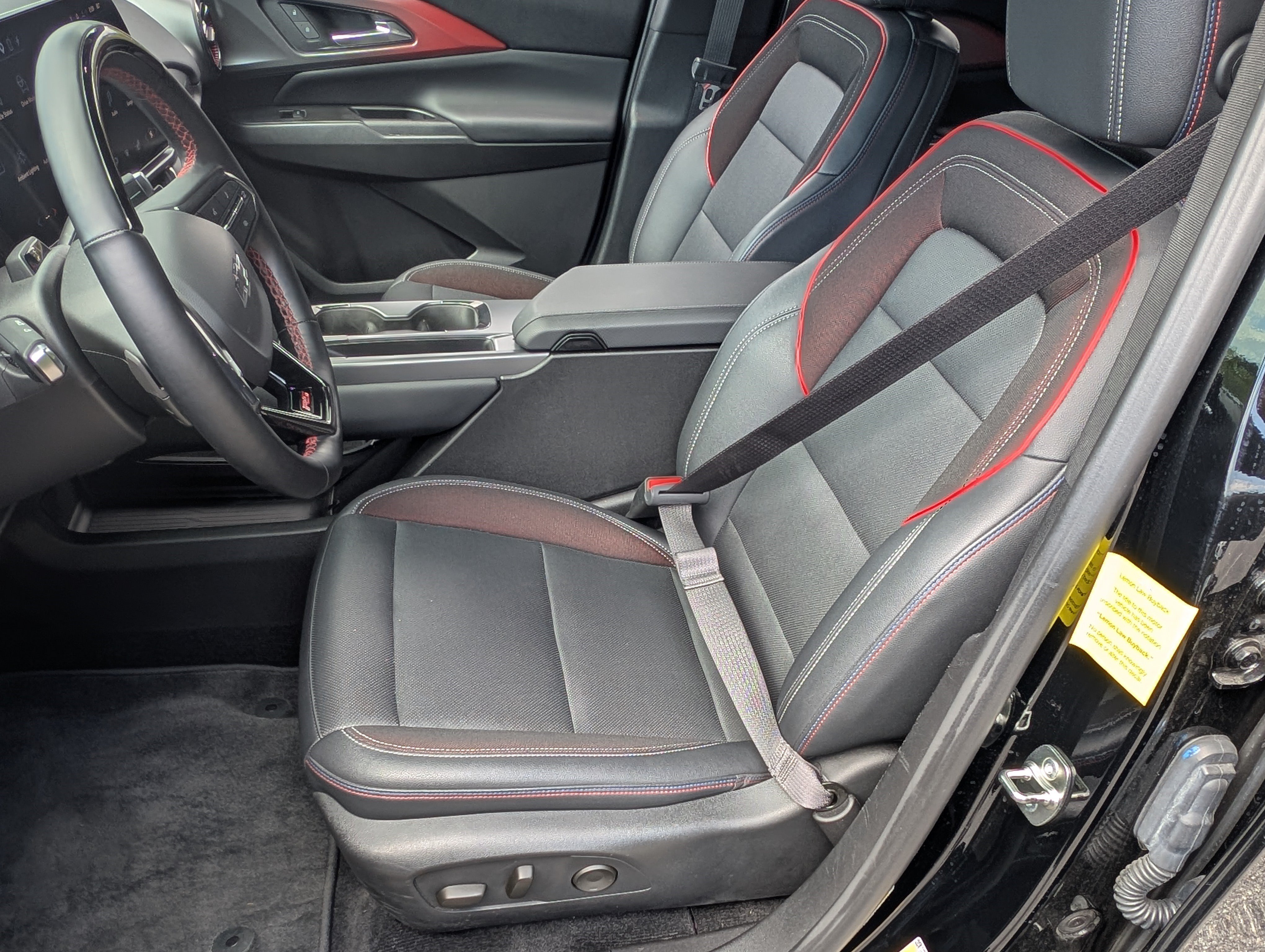 Used 2024 Chevrolet Equinox EV RS FWD image 16