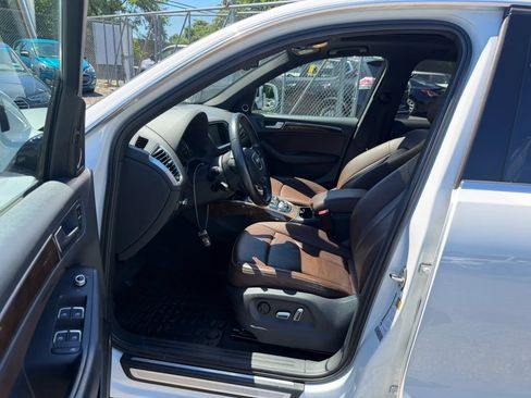 Used 2017 Audi Q5 2.0T Premium Plus w/ Technology Package AWD/4WD image 23