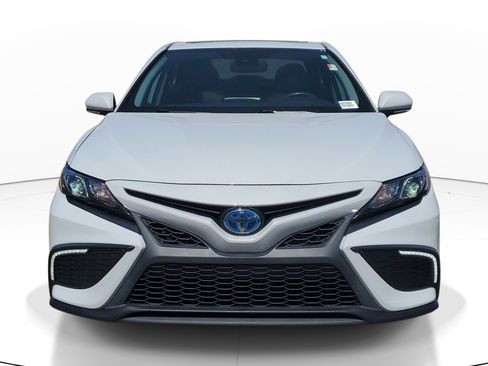 Used 2022 Toyota Camry SE w/ Audio Upgrade Package image 2