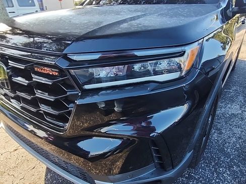 Used 2024 Honda Pilot TrailSport image 10