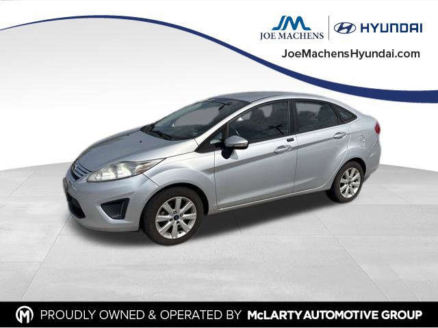 Used 2013 Ford Fiesta SE FWD image 2