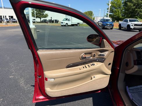 Used 2005 Buick Le Sabre Limited w/ Celebration Edition Package FWD image 24