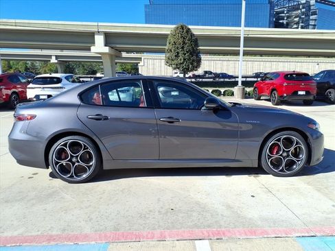 New 2025 Alfa Romeo Giulia w/ Veloce Package Rwd image 5