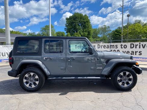Used 2020 Jeep Wrangler Unlimited Sahara w/ Dual Top Group AWD/4WD image 2