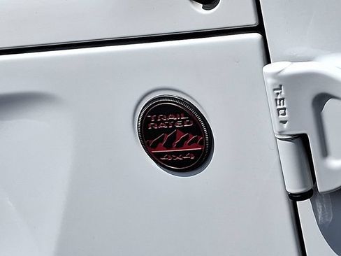 Used 2019 Jeep Wrangler Unlimited Rubicon w/ LED Lighting Group AWD/4WD image 31